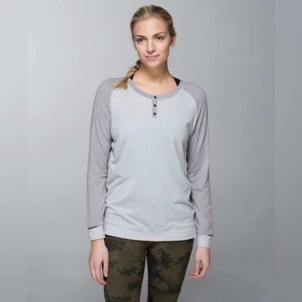 Lululemon Runamuck Long Sleeve Top Tee Henley Shirt Heather Gray Womens 10‎